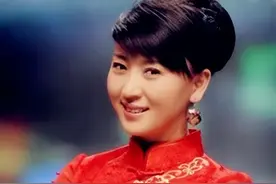 闫学晶：和前夫离婚11年，二婚45岁生下女儿，子女的话让她欣慰图片