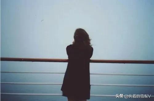 情感故事：45岁男人出轨美貌秘书，拿到离婚证时却哭得像个孩子