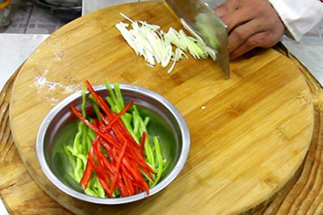 “七月中、腊月半，老人过得心胆颤”，为啥？这6种食物或可缓解