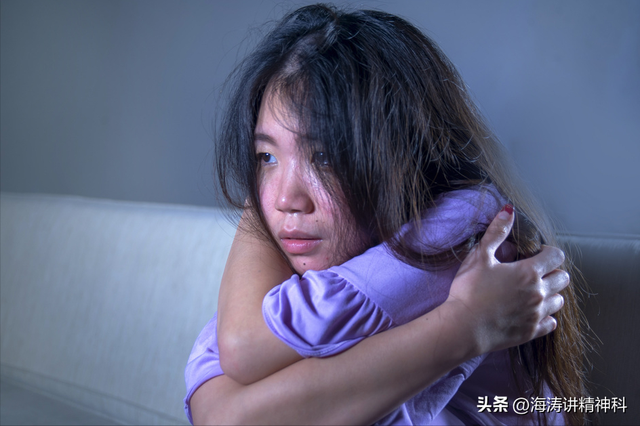 片于网络,侵删抑郁性木僵通常表现为患者不言语,不饮食,面部表情固定