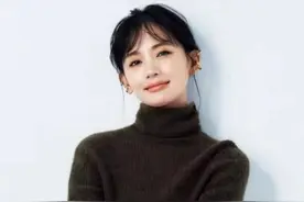 看了“日本主妇”的穿搭，我发现：不装嫩不扮老，妆发精致才真美图片