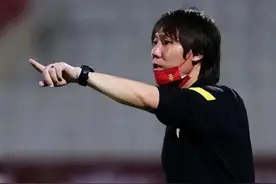 李铁这个下场，部分原因是其将尊严和荣誉寄托在绕着女人身上转图片