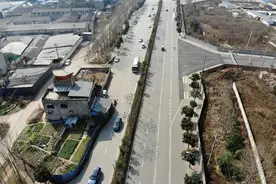 丽江钉子户断水断电生活3年，曾拒绝120万补偿款，而今却请求拆迁图片