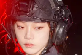 这是全网最不油腻的光剑变身图片