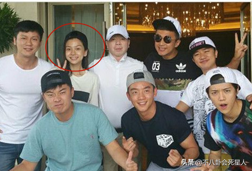 娱乐圈8大谜团,李亚鹏的女人缘,那英有没有说听刀郎的歌是农民