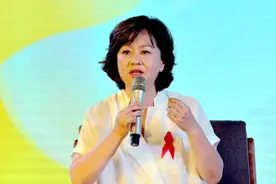 离婚后独自带娃，二婚嫁给普通人杨硕，鞠萍找到幸福了吗图片