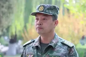 21式作业服的过渡前身--19荒漠作业服图片