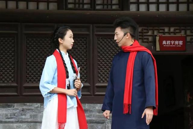 娄烦高君宇故居纪念馆红旅文化节精彩纷呈，游客乐享假日好时光