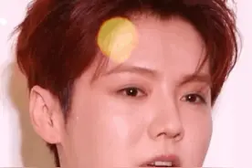 鹿晗双下巴出席活动惹争议，遭调侃发福似尹正，粉丝称被恶意P图图片