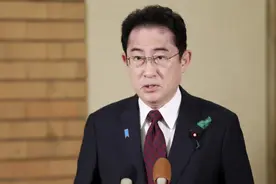 岸田态度强硬，劝中国人吃核食，但日本大使馆怕遭报复，发文提醒图片