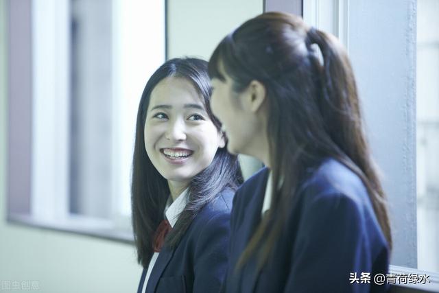 两性故事：那年，我与闺蜜爱上了同一个男人，我偷偷做了个决定