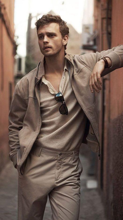 潮男服装搭配图片,真正会穿搭的男人:不穿卫衣,不刻意扮嫩,用这4件