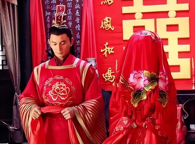 女大一抱金鸡什么意思(俗语说宁可男大七) - 颖恩有料