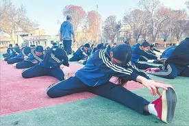 中考体育临近，训练要注意哪些？ 教育界人士：恶补有损，报班需谨慎图片