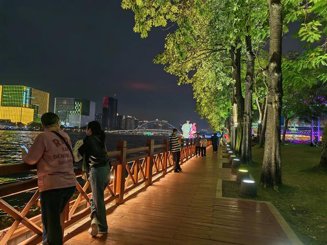 花城看花看灯饰