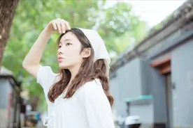 我的校花女友不要我了，他跟富家公子跑了图片