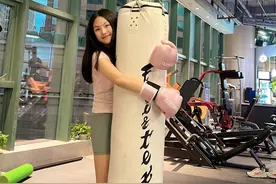同样都是娇贵生活，王诗龄靠运动狂瘦二十斤，小七却胖出新高度图片