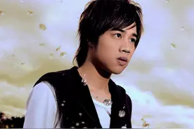 歌手Tank宣布复出！曾唱《千年泪》因病隐退，我的青春回来了图片