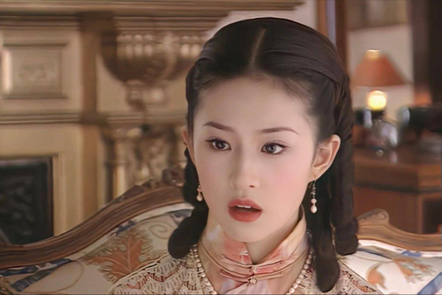 刘亦菲的妈妈刘晓莉：两婚两离，至今单身，长得比女儿还漂亮