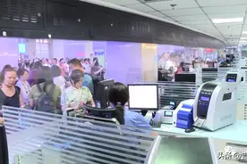 2023级新生持录取通知书可买学生票图片