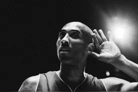 「深度解析」NBA球星必杀技：黑曼巴科比——背身单打图片