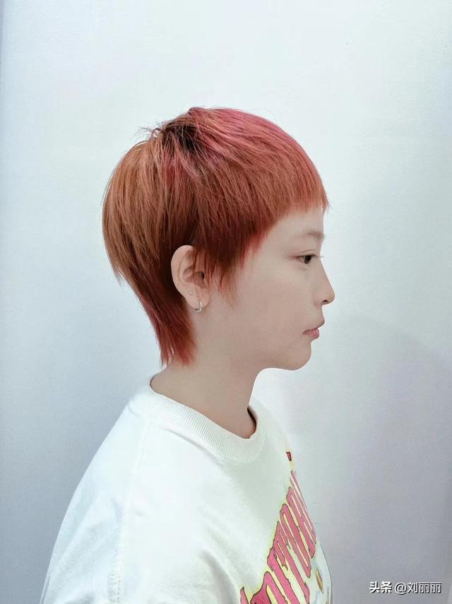 即显嫩#让你笑着走出这个理发店(小长脸适合什么发型女图片) - 冷求网