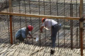 2022年建筑工地现状：工人找活难，农民工该咋办？图片