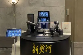 精确到0.02毫米，75秒钟就能做出一杯咖啡，智能咖啡机器人太惊艳图片