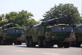 我国首创钻地导弹公开亮相！可打击地下70米目标，美国警惕万分图片