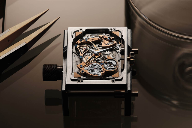 �����Ƴ� Reverso Tribute ���ʱ�ʱ���