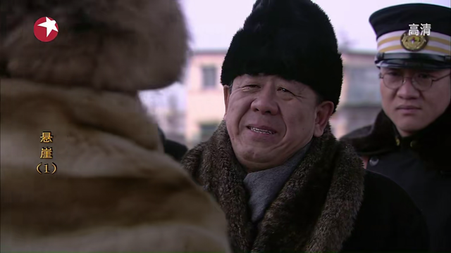 国产谍战剧无与伦比的无冕之王——《悬崖》，剧情超详细赏析01集