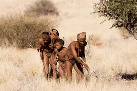 非洲“奇葩”部落，男子平均身高1.52米，成人礼是荒野生活1个月图片