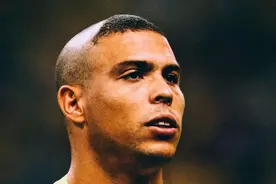 2002年世界杯罗纳尔多为什么留阿福头发型，背后有哪些原因？图片