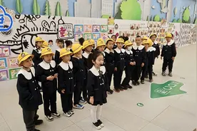 画笔绘出斑斓世界 萌娃探秘津城地铁图片