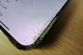 花 17 元给 iPhone 12 Pro Max 换原装屏，我意外捡了苹果的漏图片