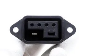 跨品牌通用！电动自行车新国标充电接口开始供货，即将大规模换代图片