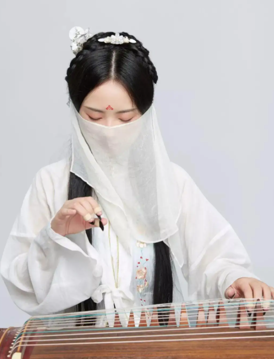开口第一句就让人浑身起鸡皮疙瘩