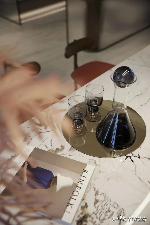 ʯҡʯӢʯҰ壬һʺ̨أ