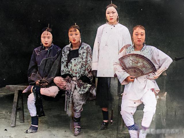 晚清老照片，名妓果然是名妓，就算是放在今天那也是妥妥的美女