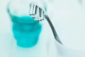 漱口水的利与弊：你需要知道的一切图片