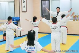 韩国人在青岛·图说 | 李愚植——黑带八段，传“道”正心图片