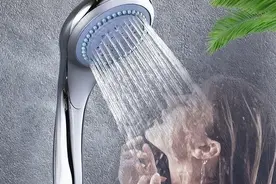 空气能热水器在家用一直兴盛不起来，原来给用户的印象是这样的图片