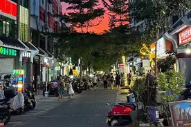 三亚网红冲浪村，滞留着2000多位游客图片