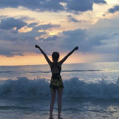 情侣生活可爱高级那种一张背影唯美动漫图片分开分开 头像漫画漫画