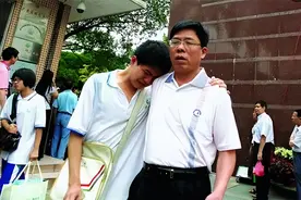 2011年小伙被武大“录取”，临近毕业却被告知：录取通知书是假的图片