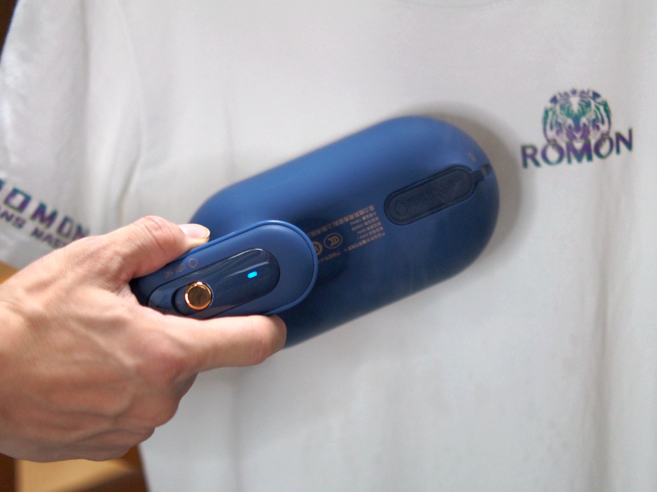 减轻衣物烫熨的工作量 你需要一台好用的电熨斗