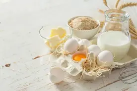 最新！老年人蛋白质摄入标准提高，营养专家推荐一份食谱图片