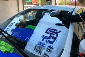 4S店买车送的膜你会要吗？内行人告诉你真相，你还敢贴吗？图片