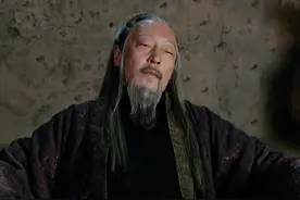 司马懿见诸葛亮木像吓得奔走五十余里，用手摸头问：我头还在吗？图片