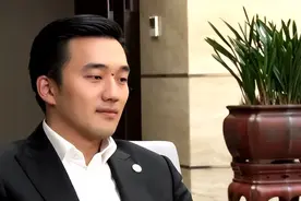 251万亿负债乌龙，这家超级民企少帅是位一天只睡5小时的富二代图片